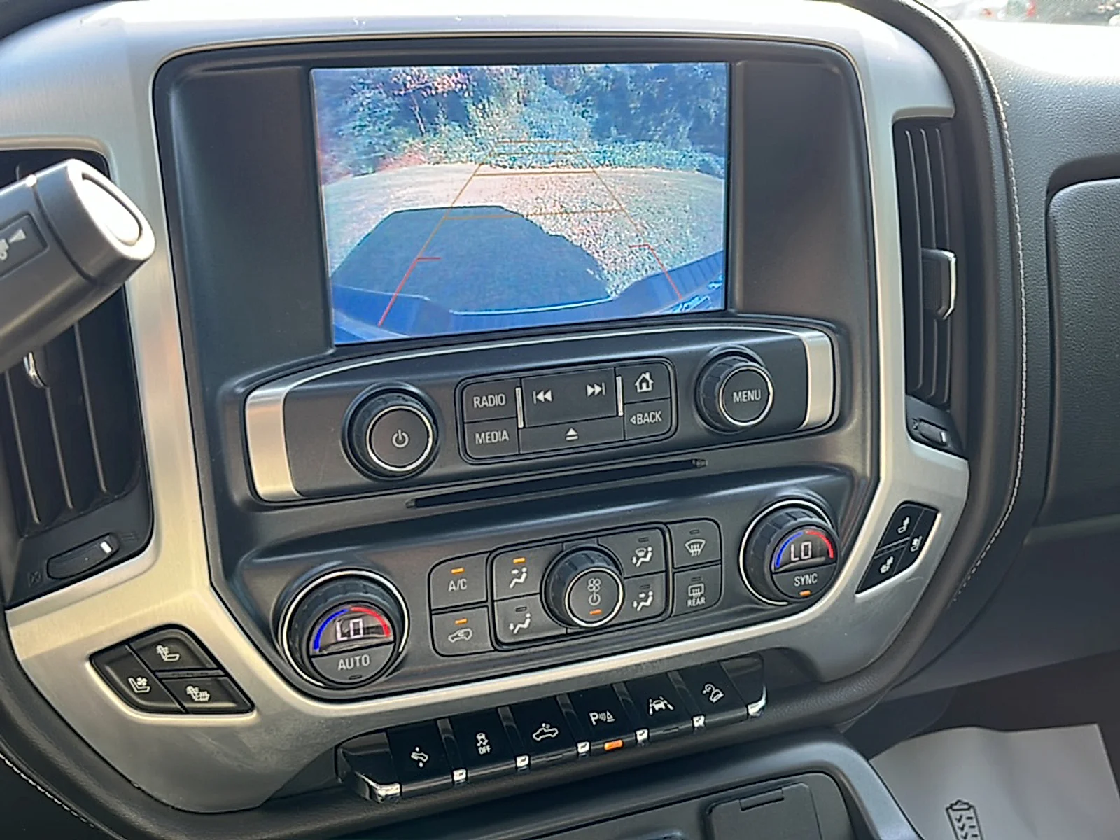 Used 2018 Quicksilver Metallic GMC SLT image 12
