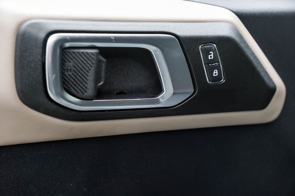 Used 2022 Gray Ford Wildtrak image 44