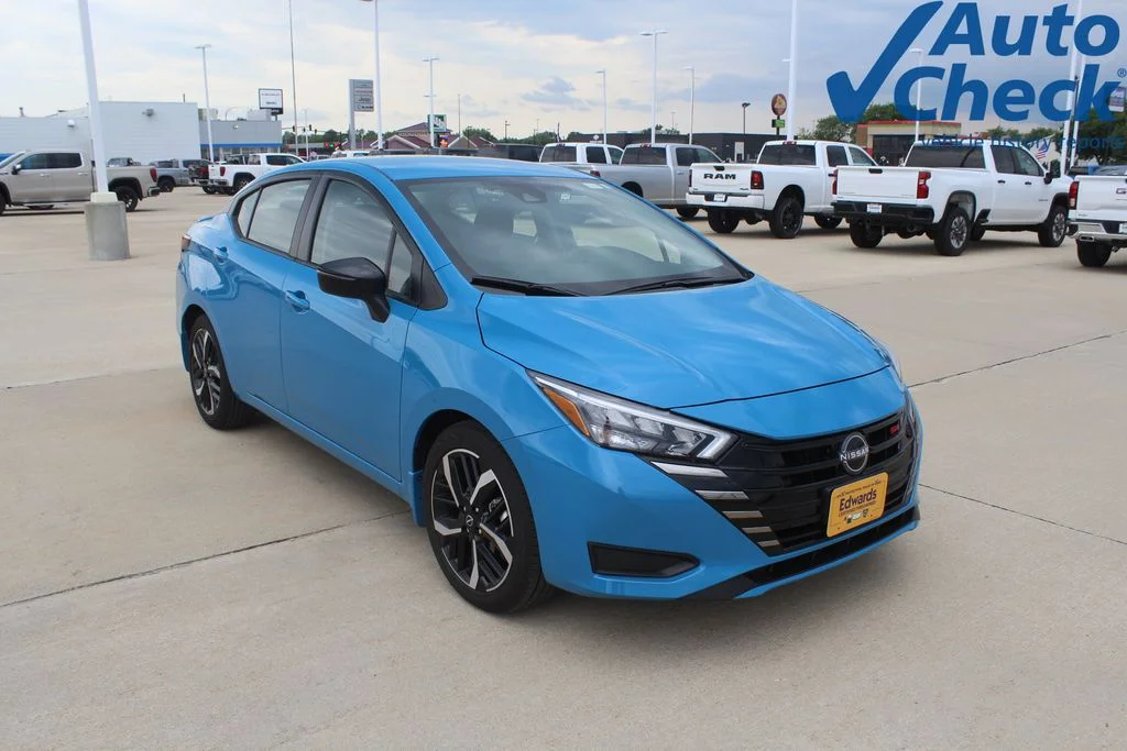 2025 Nissan Versa 1.6 SR CVT's photo