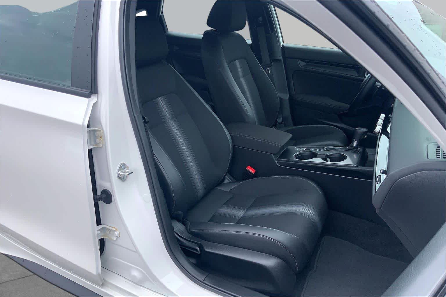 Certified Used 2025 Platinum White Pearl Honda Sport image 9