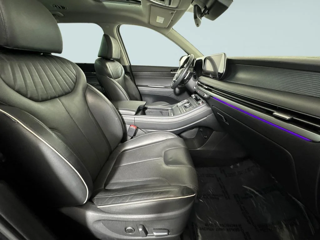 Used 2024 Black Hyundai Limited image 8