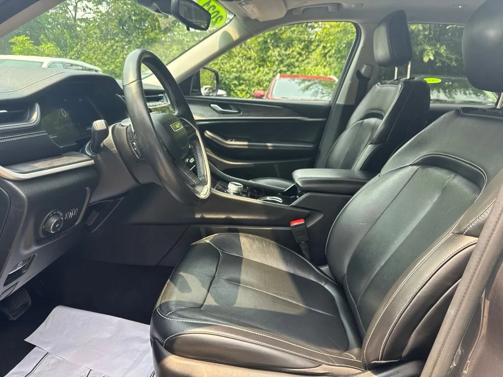 Used 2021 Gray Jeep Limited image 10