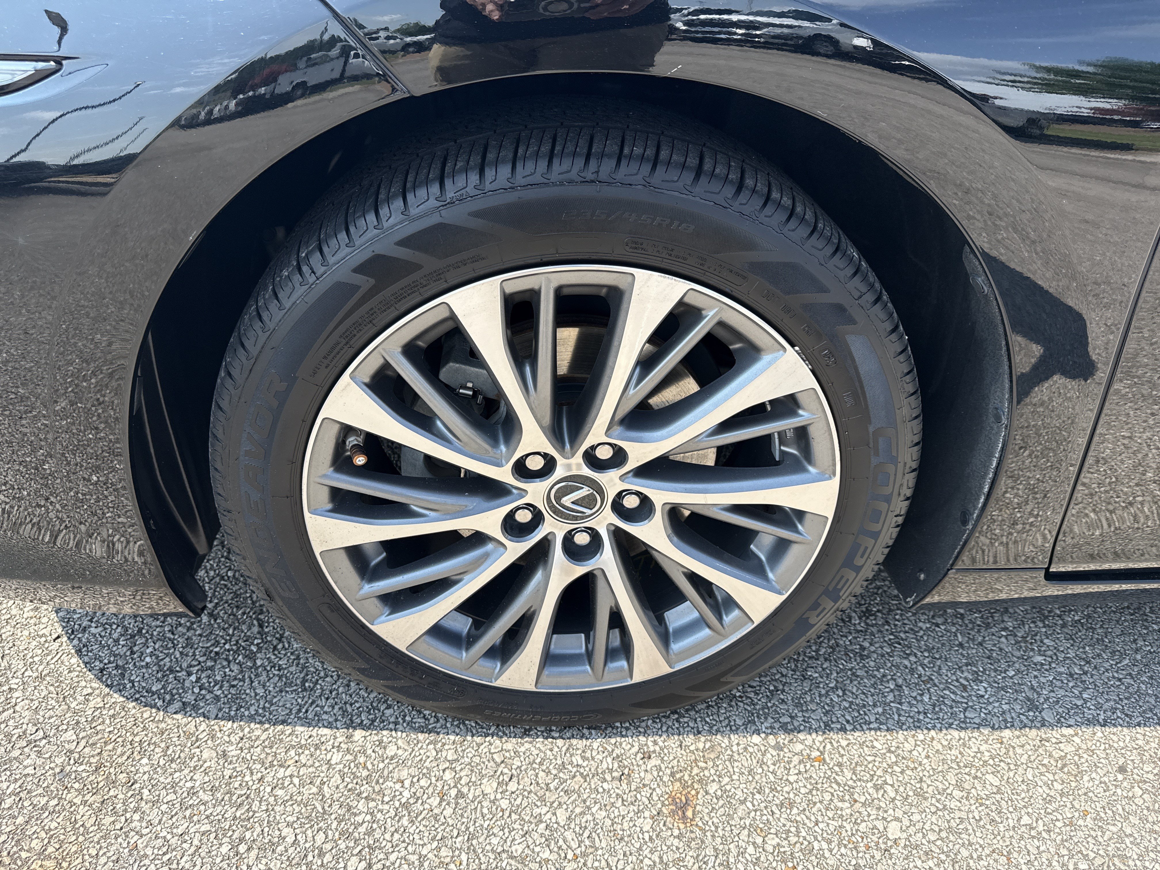 Used 2020 Black Lexus ES 350 image 12