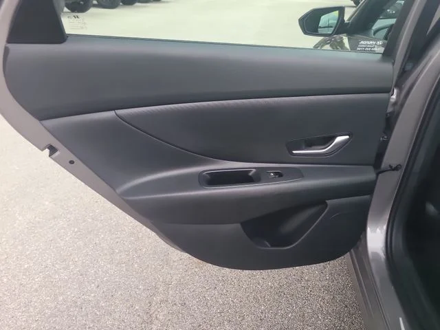 Used 2024  Hyundai SEL image 11