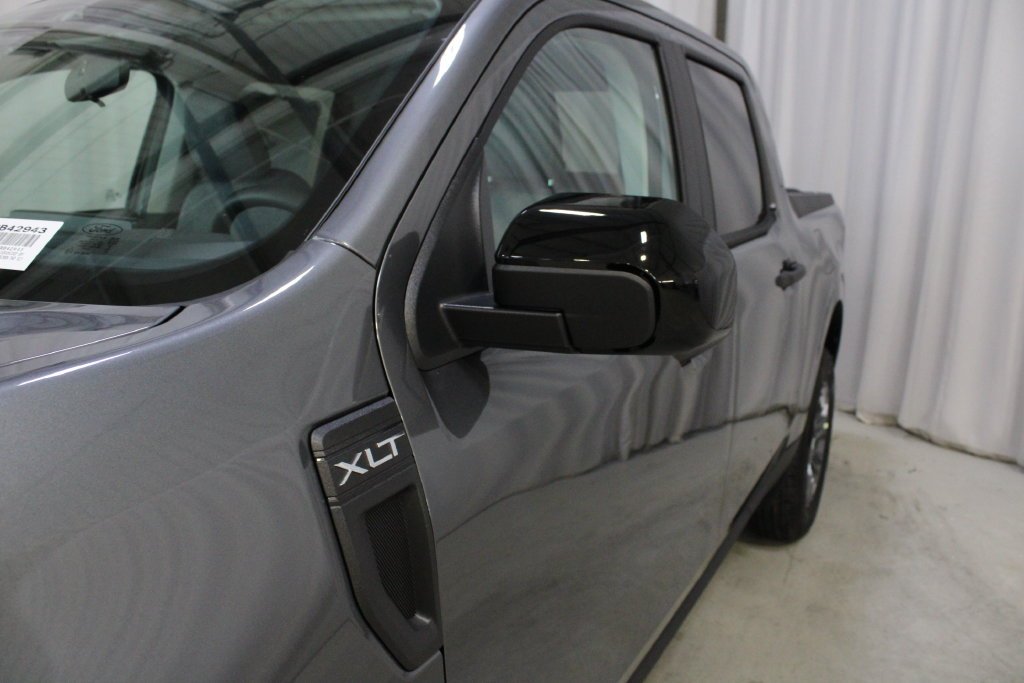 New 2026 Carbonized Gray Metallic Ford XLT image 34