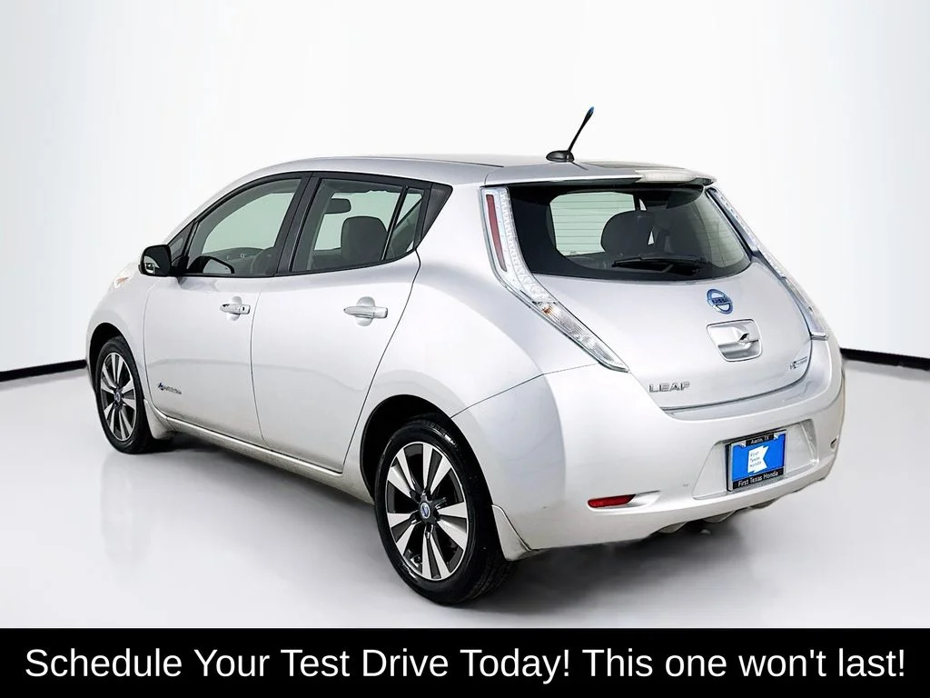 Used 2014 Brilliant Silver Nissan SL image 6