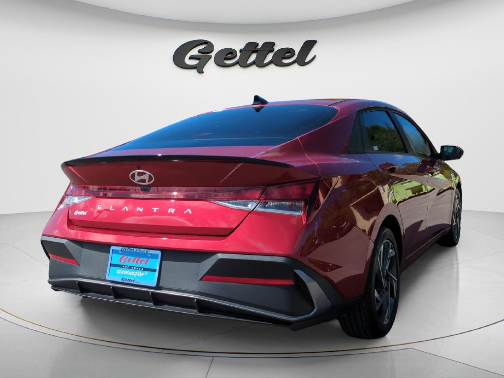 Certified Used 2025 Red Hyundai SEL Sport image 5