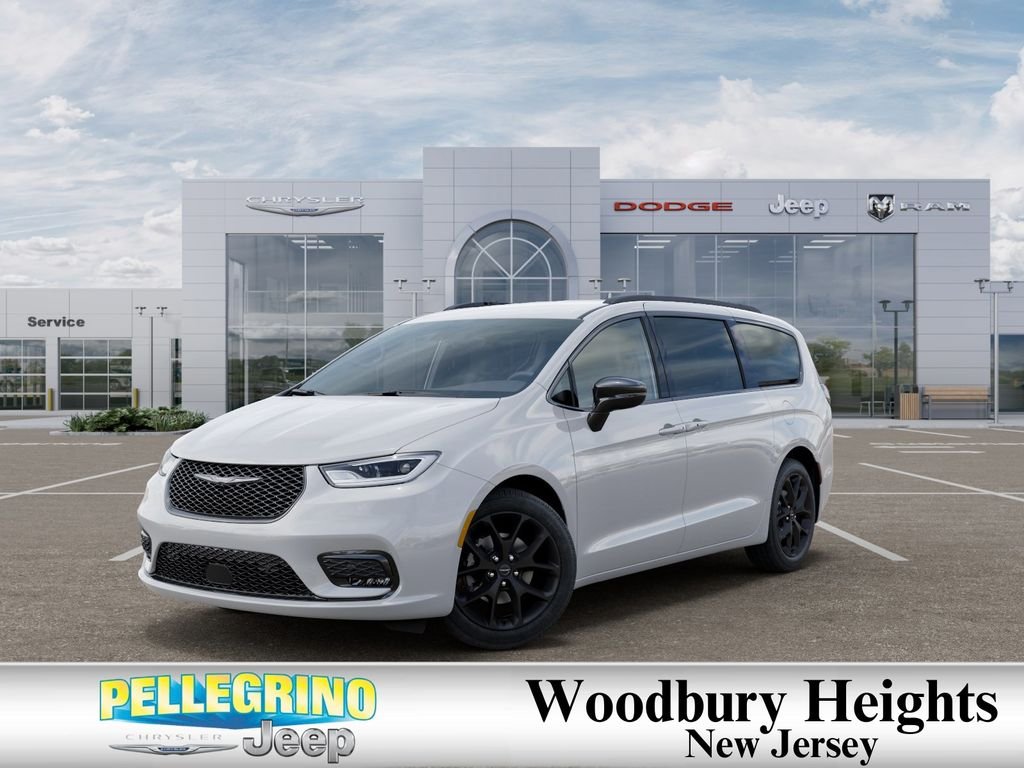 2026 Chrysler Pacifica Select's photo