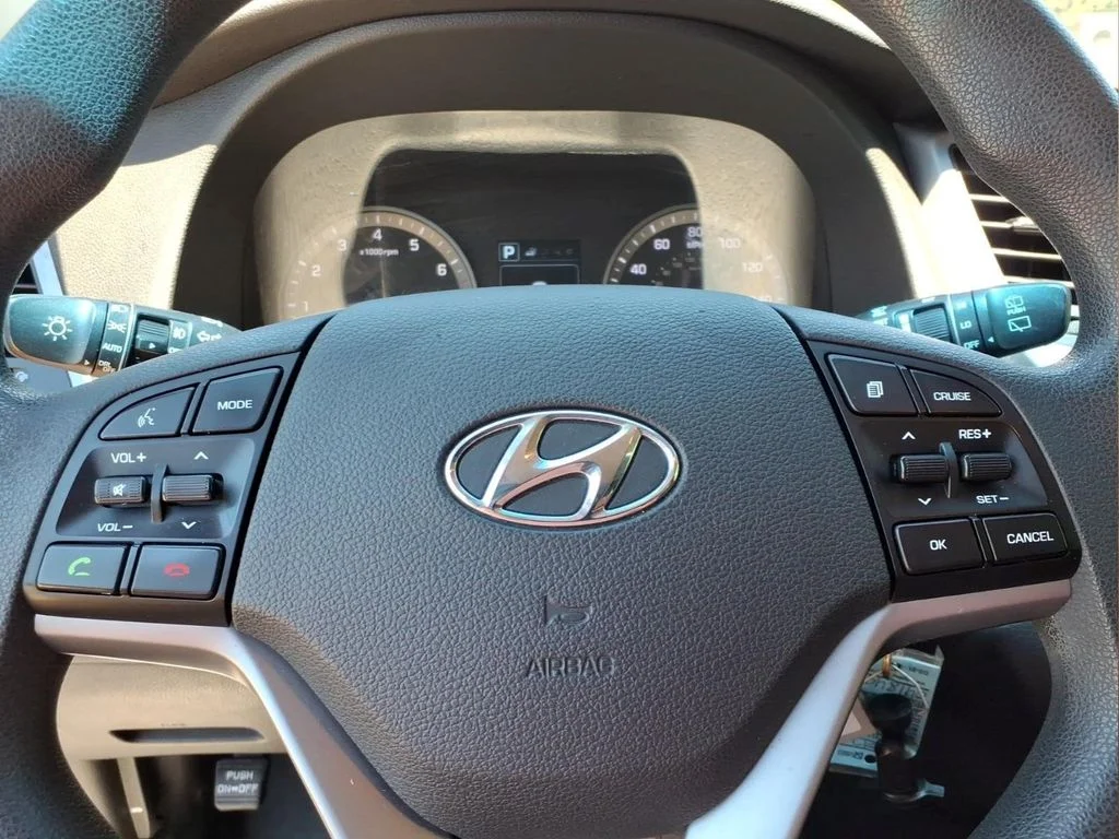 Used 2017 Gray Hyundai SE image 11