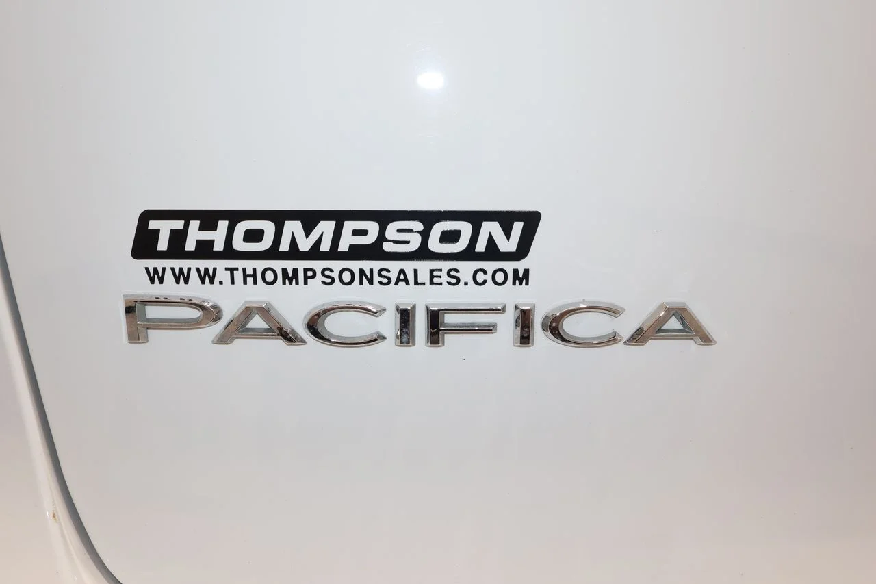 2024 Chrysler Pacifica Touring L - Photo 31
