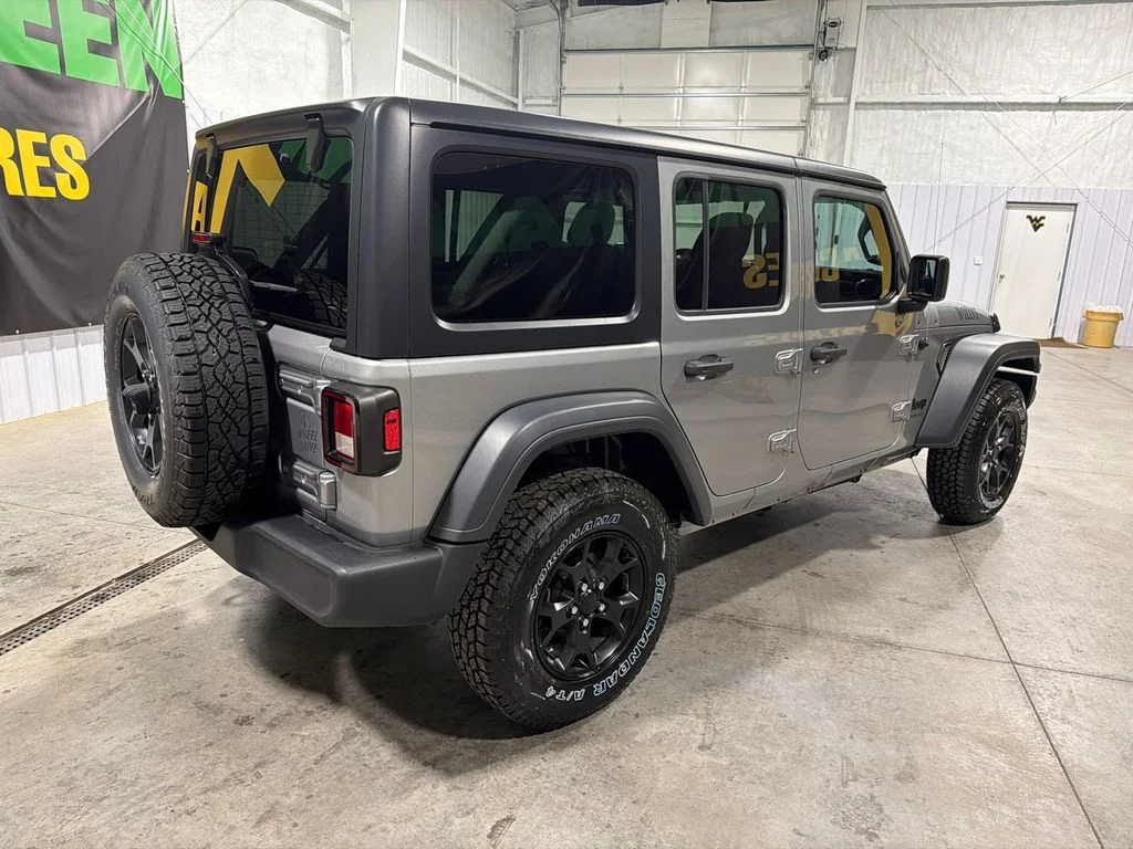 Used 2020 Billet Silver Metallic Clearcoat Jeep Willys image 6