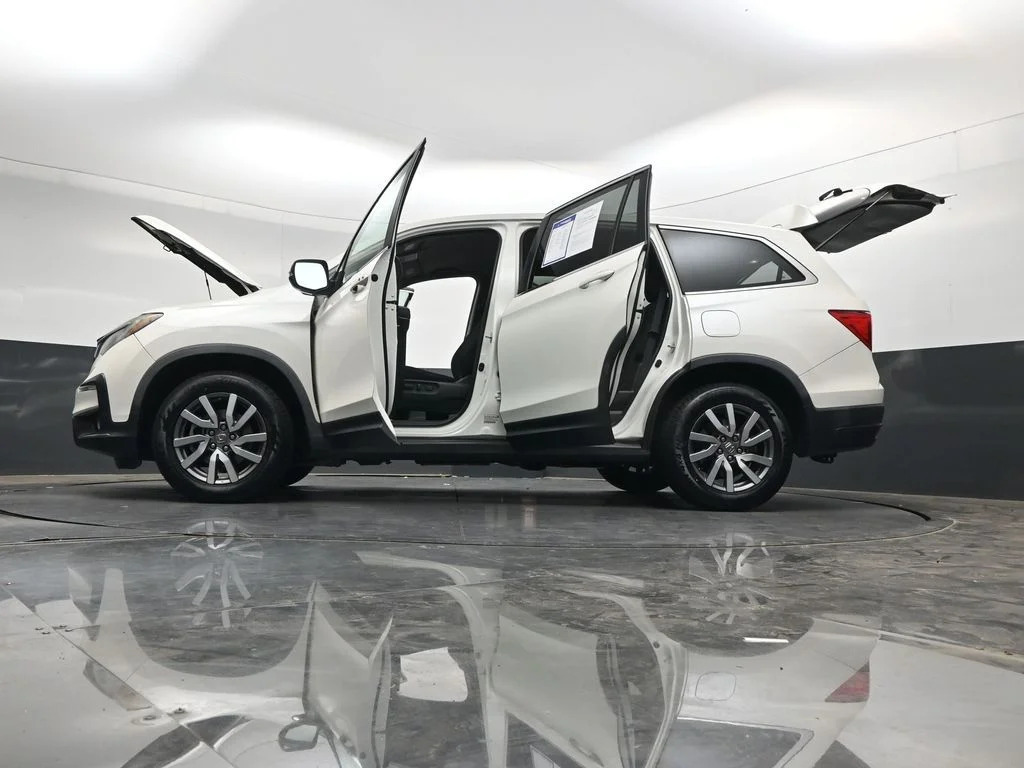 Used 2019 White Diamond Pearl Honda EX image 44