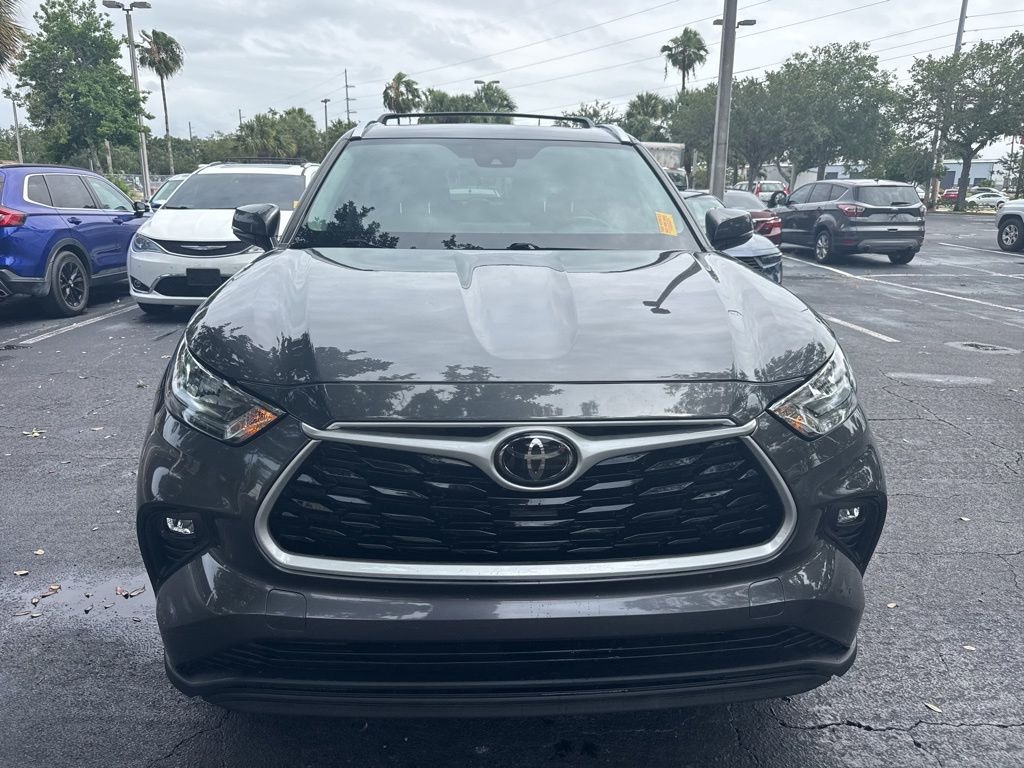 Used 2020 Gray Toyota XLE image 21