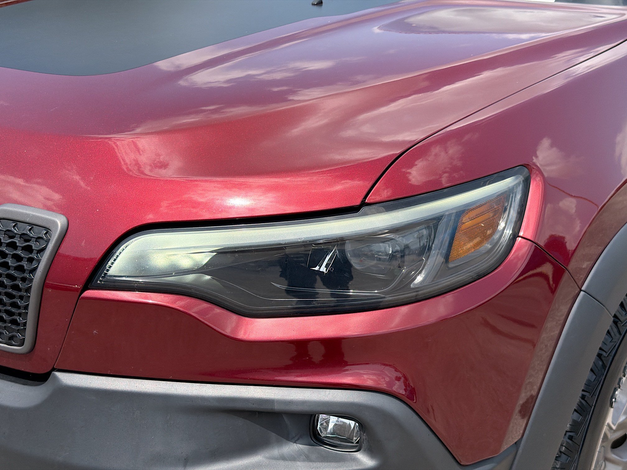 Used 2021 Velvet Red Pearlcoat Jeep Trailhawk image 9