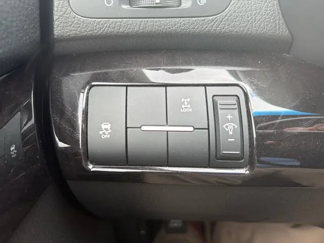 Used 2014 Gray Kia LX image 21