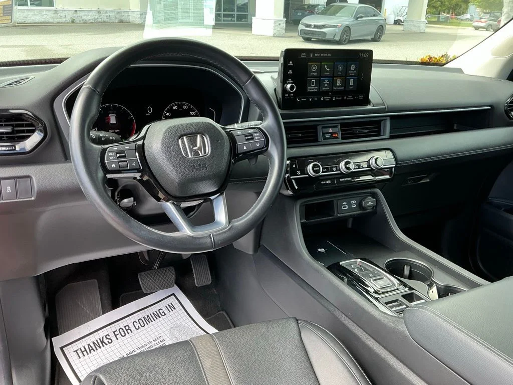 Used 2024 Red Honda EX-L image 30