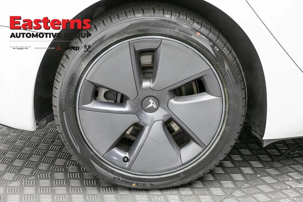 Used 2023 White Tesla Base image 26