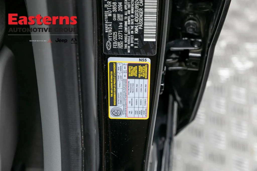 Used 2025 Black Hyundai SE image 32