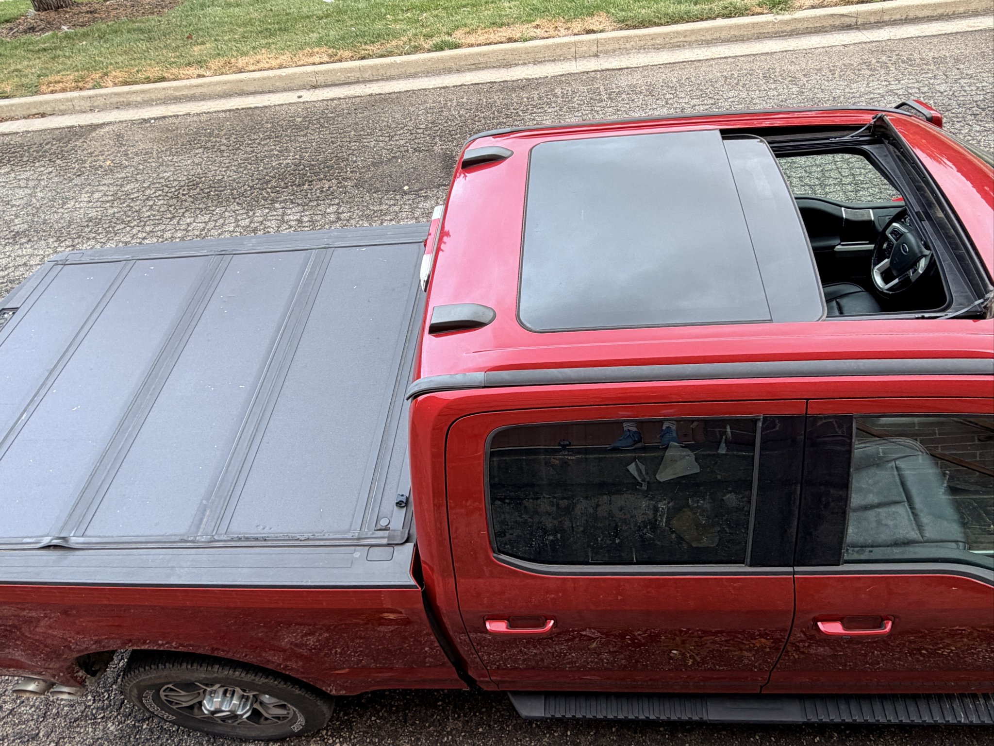 Used 2022 Rapid Red Metallic Tinted Clearcoat Ford LARIAT image 9