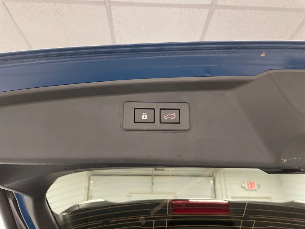 Used 2025 Blue Subaru Wilderness image 17