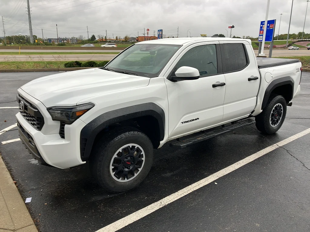 2024 Toyota Tacoma 4WD TRD Off-Road, photo 3 of 6