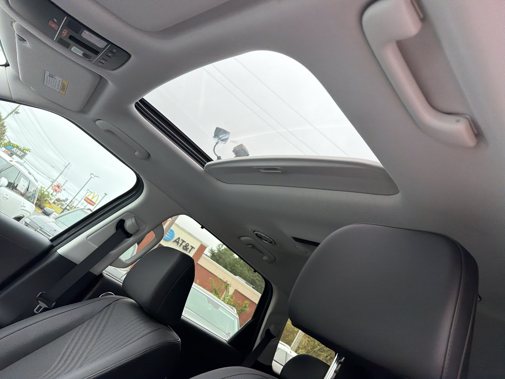 New 2027 Ecotronic Gray Pearl Hyundai Blue SEL Premium 8P image 67