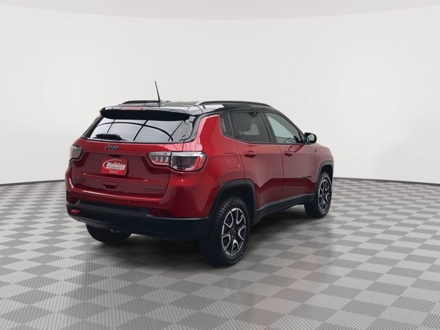 Used 2025 Red Hot Pearlcoat Jeep Trailhawk image 34