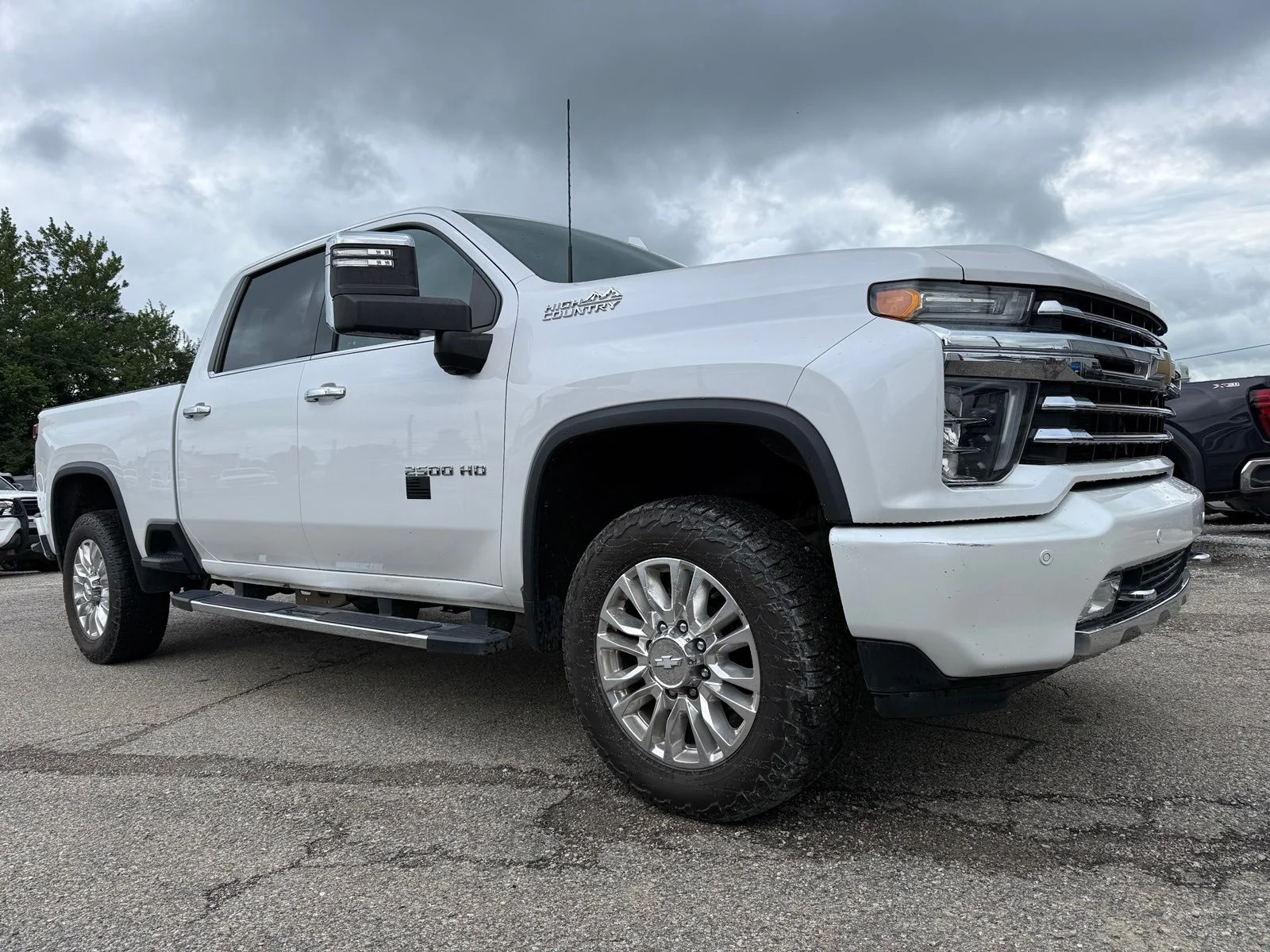 Used 2020 Beige Chevrolet High Country image 10