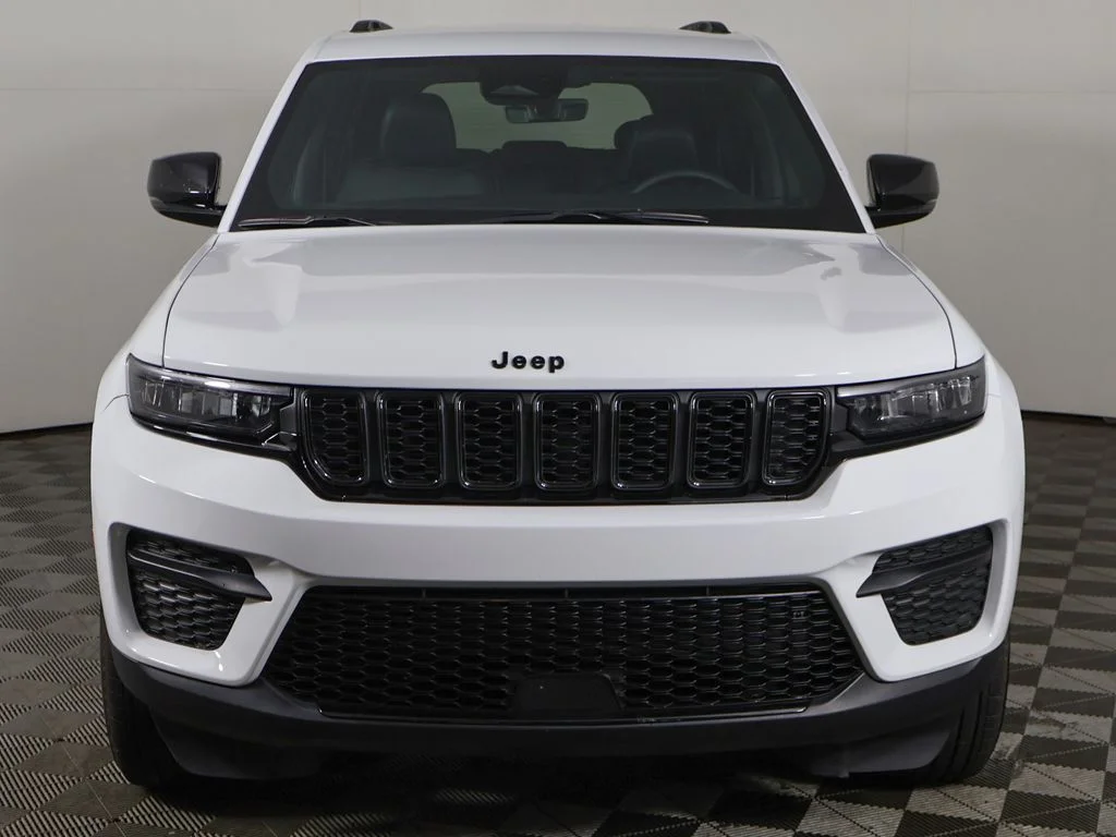 Used 2025 Bright White Clearcoat Jeep Altitude image 10