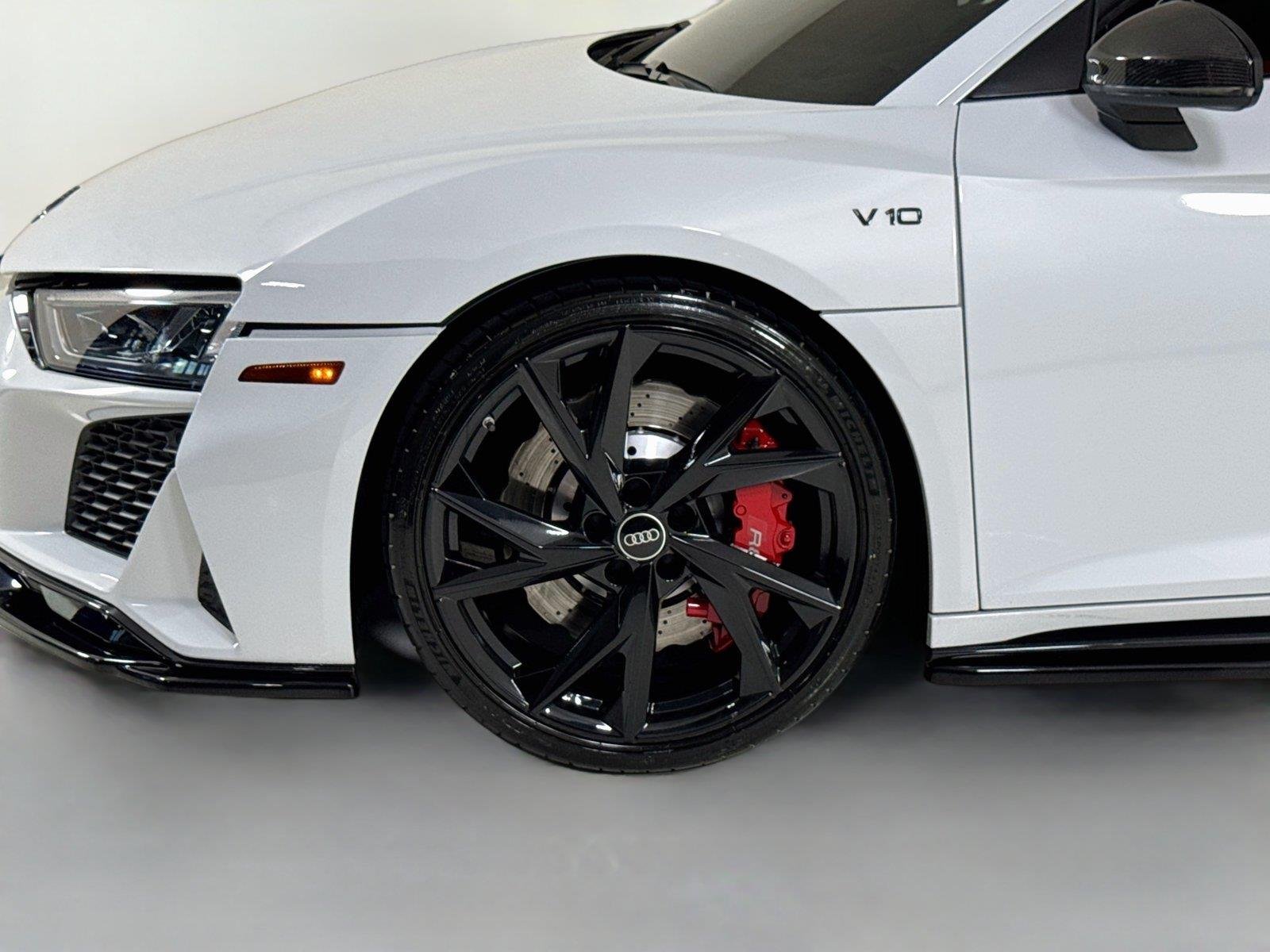 Used 2021 Suzuka Gray Metallic Audi 5.2 V10 | Carbon Ext Pkg | Diamond Stitched Int | Premium Pkg image 37