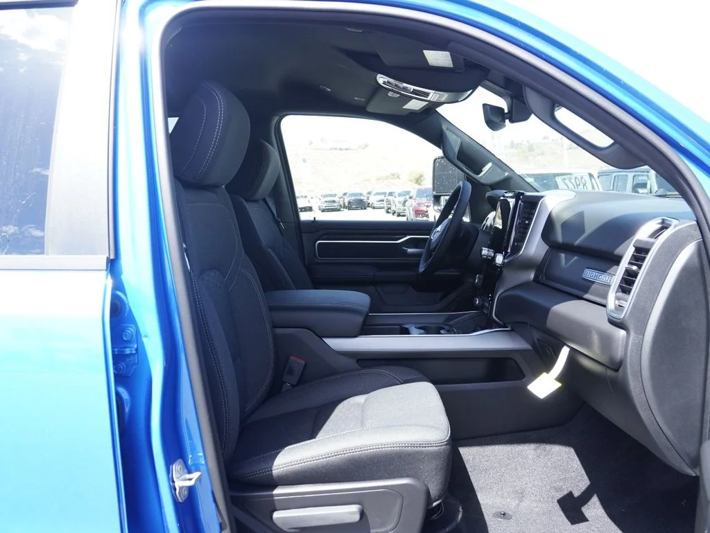 New 2026 Hydro Blue Pearl-Coat Exterior Paint RAM Big Horn/Lone Star image 28