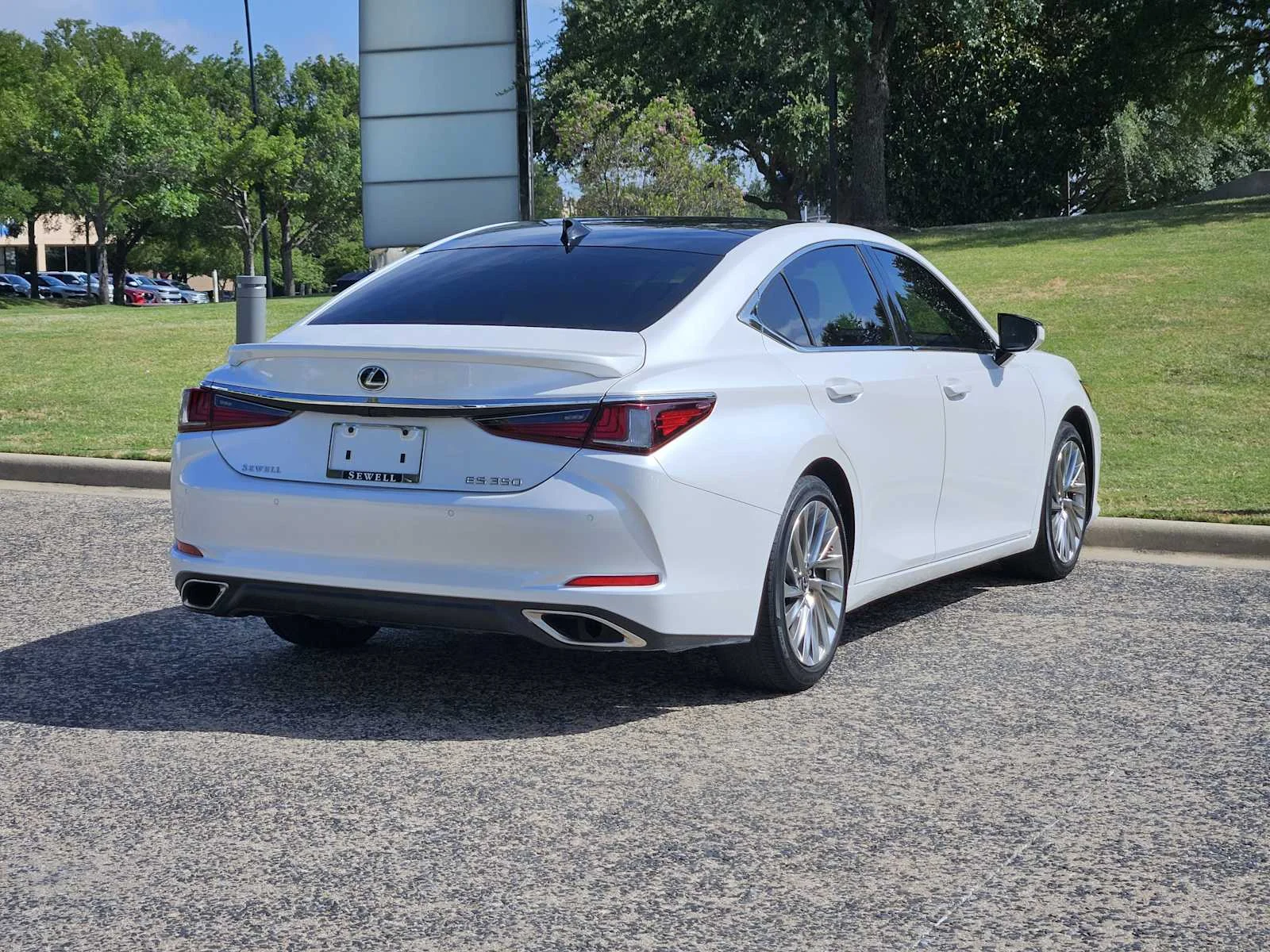 Certified Used 2023 EMINENT WHITE PEARL Lexus Ultra Luxury image 4