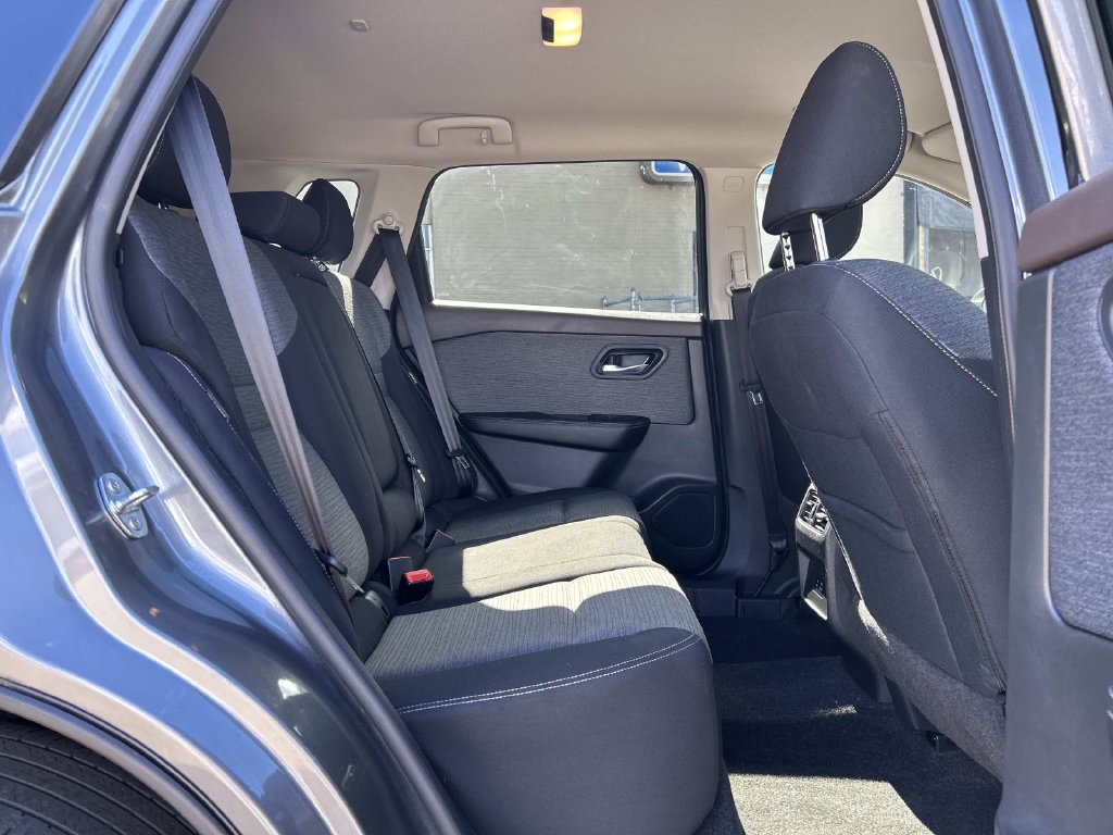 Used 2023 Gray Nissan SV image 15