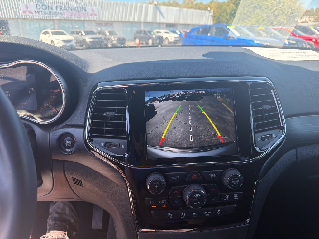 Used 2019 Silver Jeep Laredo E image 23
