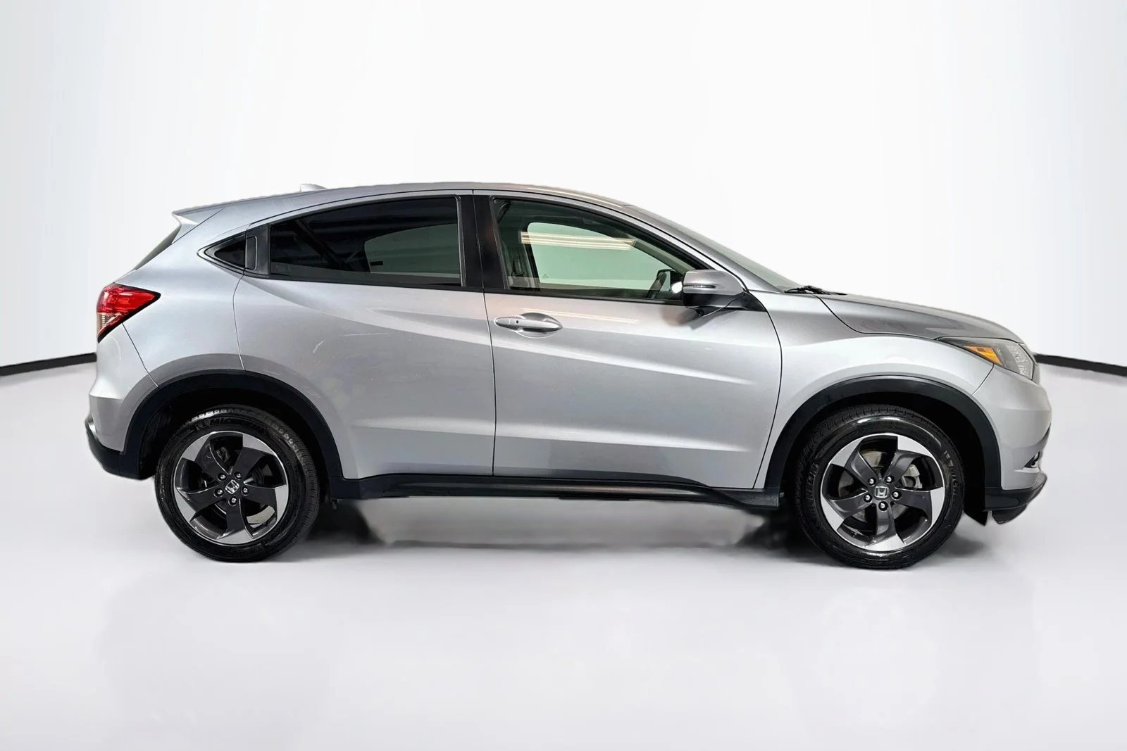 Used 2018 Lunar Silver Metallic Honda EX image 4