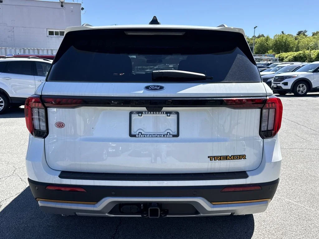 New 2026 White Ford Tremor image 5