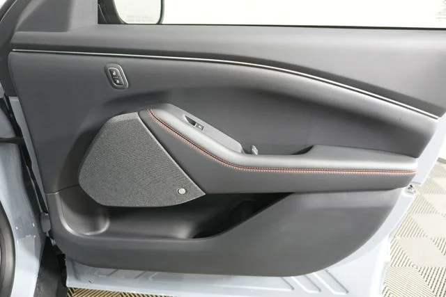 New 2026 Glacier Gray Metallic Tri-coat Ford Premium image 29
