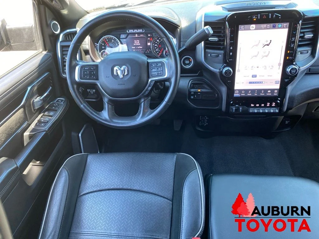 Used 2022 Diamond Black Crystal Pearlcoat Ram Laramie image 29
