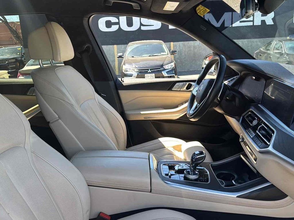 Used 2022 White BMW xDrive40i image 15