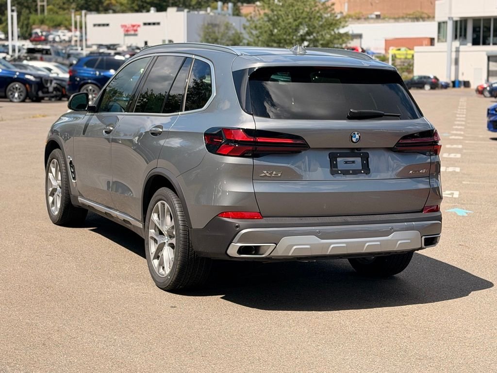 New 2026 Skyscraper Grey Metallic BMW xDrive40i image 3