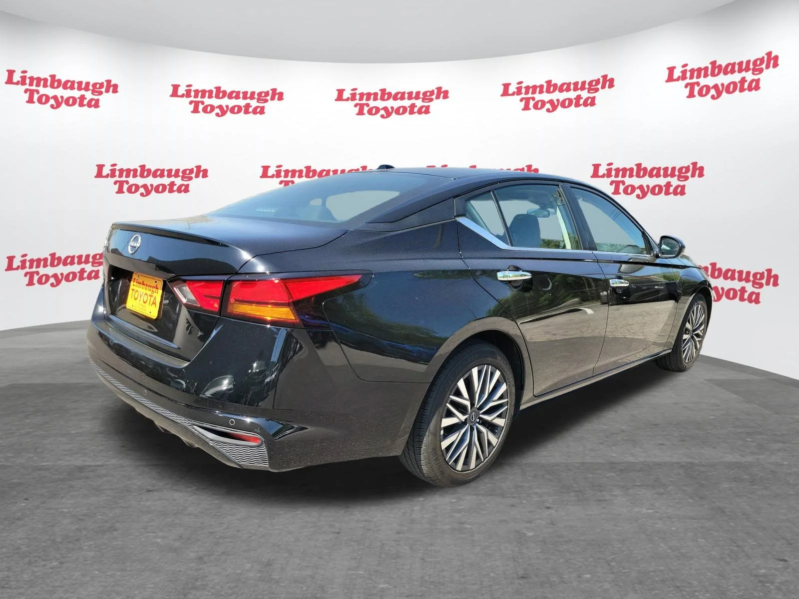 2025 Nissan Altima SV - Photo 23