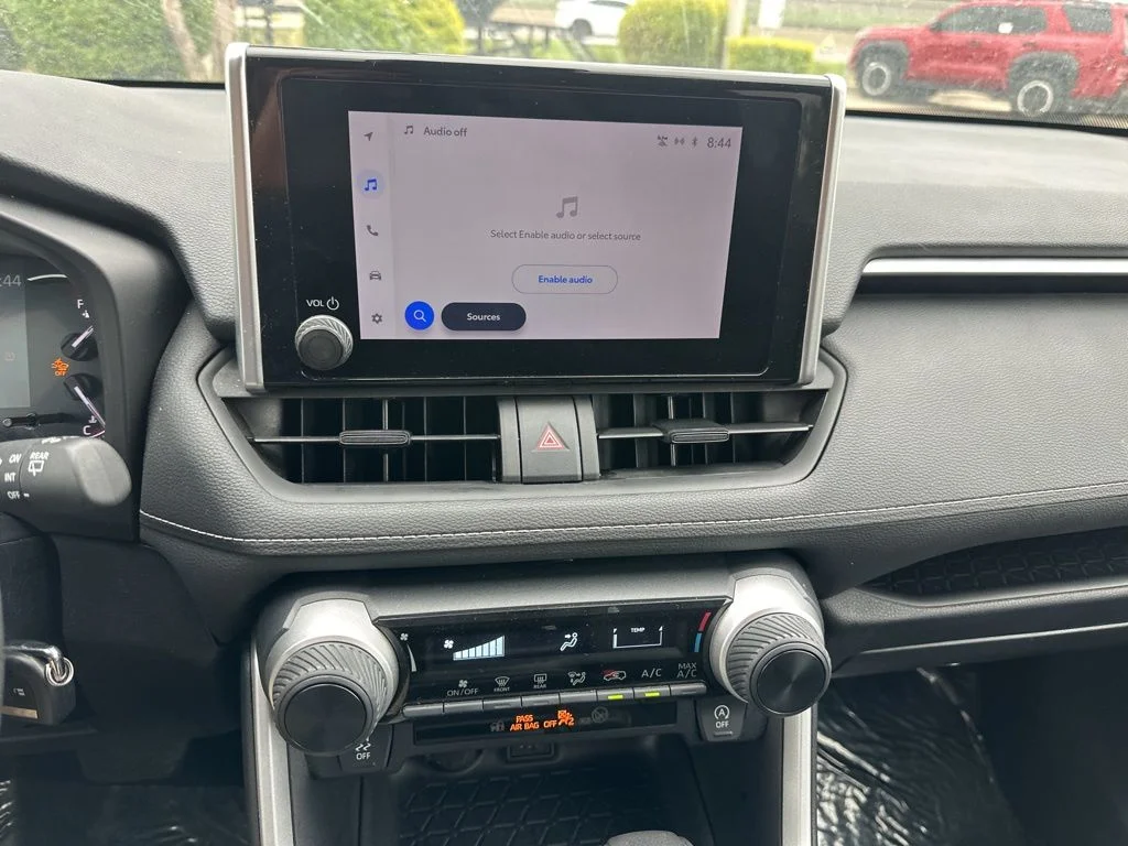 2024 Toyota RAV4 LE - Photo 11
