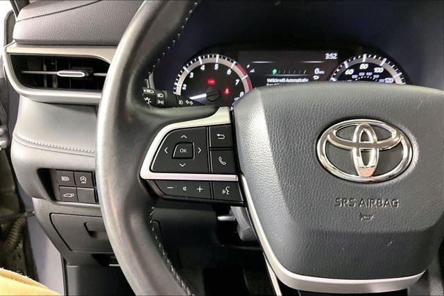 Used 2025 Gray Toyota LE image 8