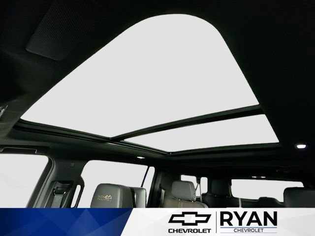 2026 Chevrolet Suburban High Country - Photo 23