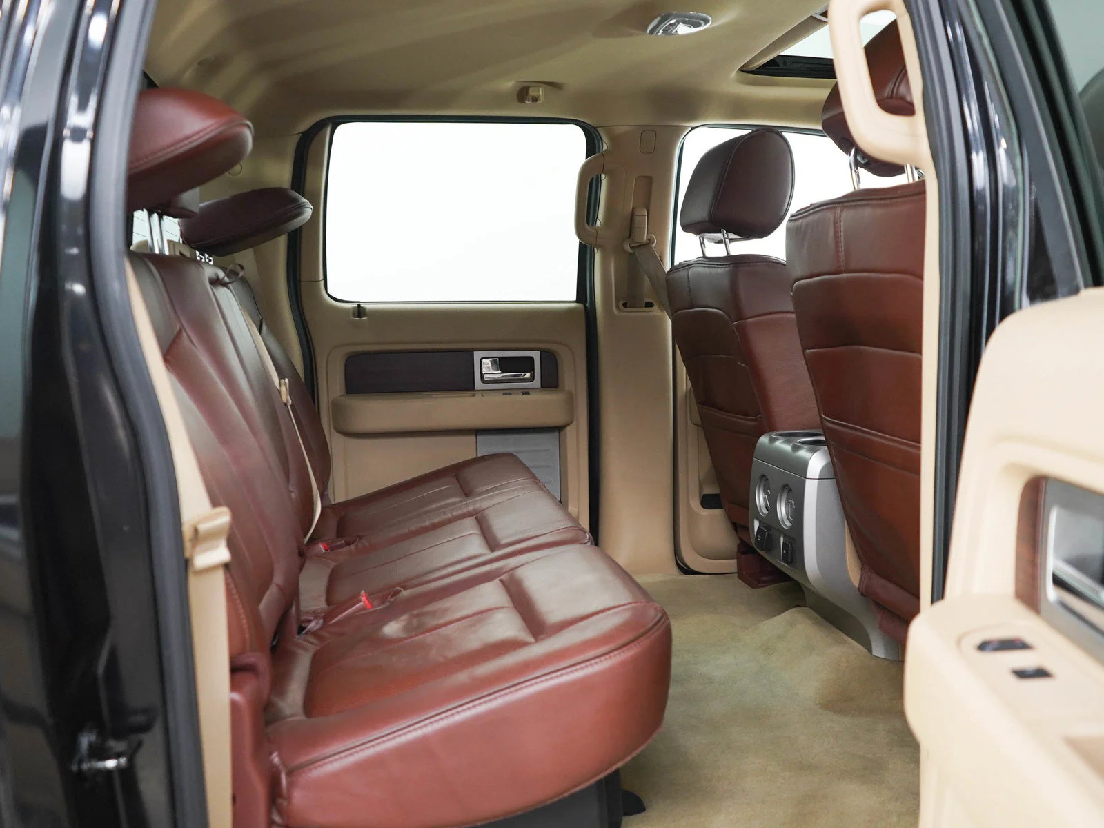 Used 2014  Ford XL image 12