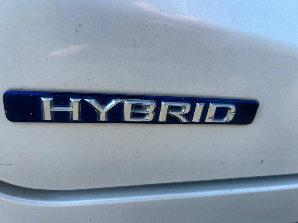 Used 2015 White Lexus 200h image 13