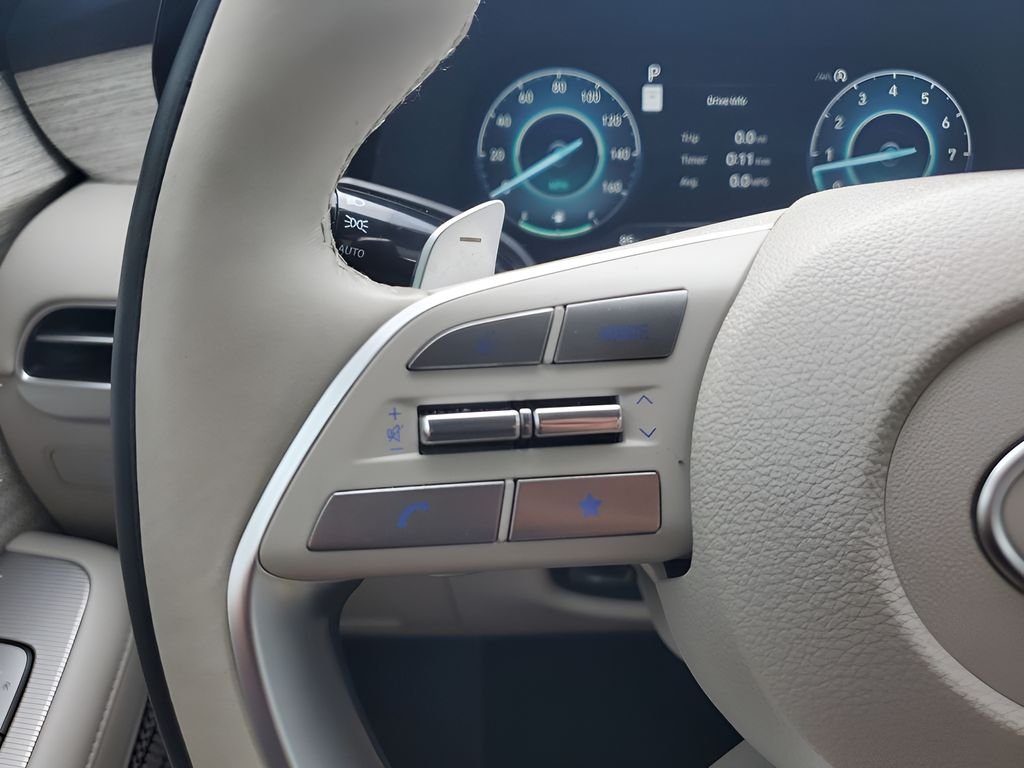 Used 2024 White Hyundai Calligraphy image 21