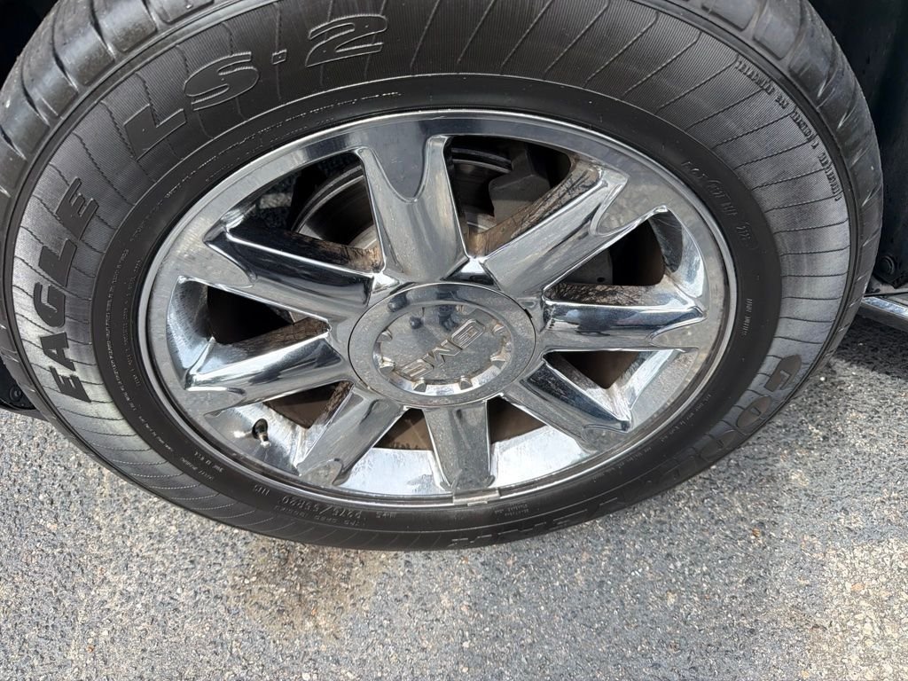 Used 2014 Black GMC Denali image 4