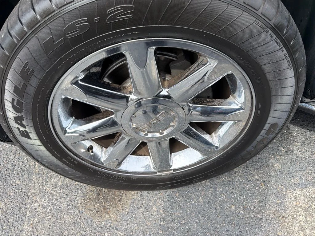 Used 2014 Black GMC Denali image 4