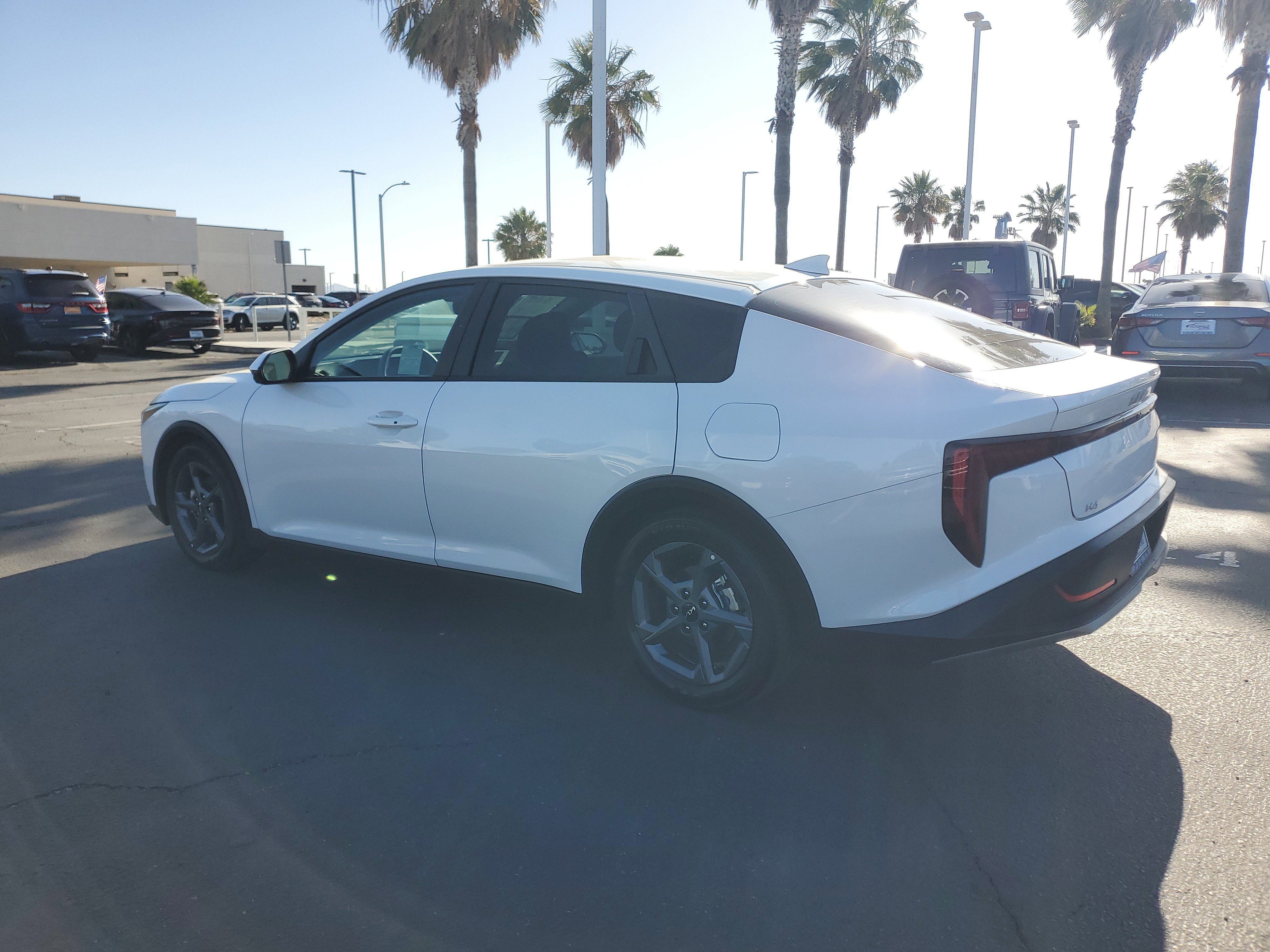 Used 2025 White Kia LXS image 5
